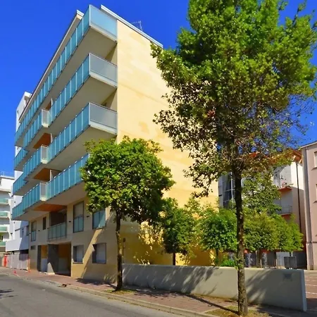 Modern Flat With Balcony By The *